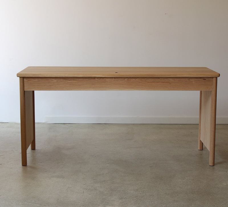 Anton Desk